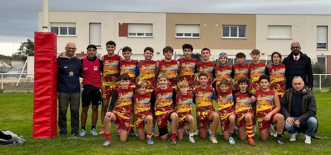 Les élèves et leurs professeurs après un très beau match de rugby